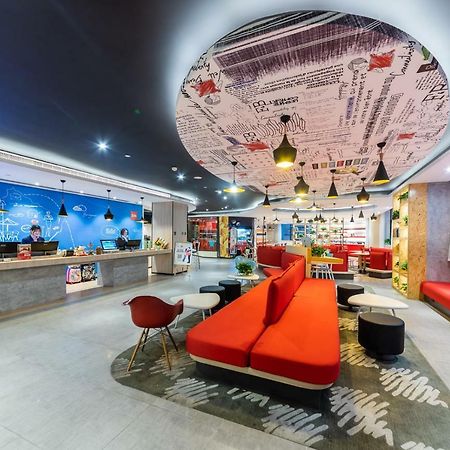Ibis Chongqing Jiefangbei Pedestrian Street Hotel Экстерьер фото